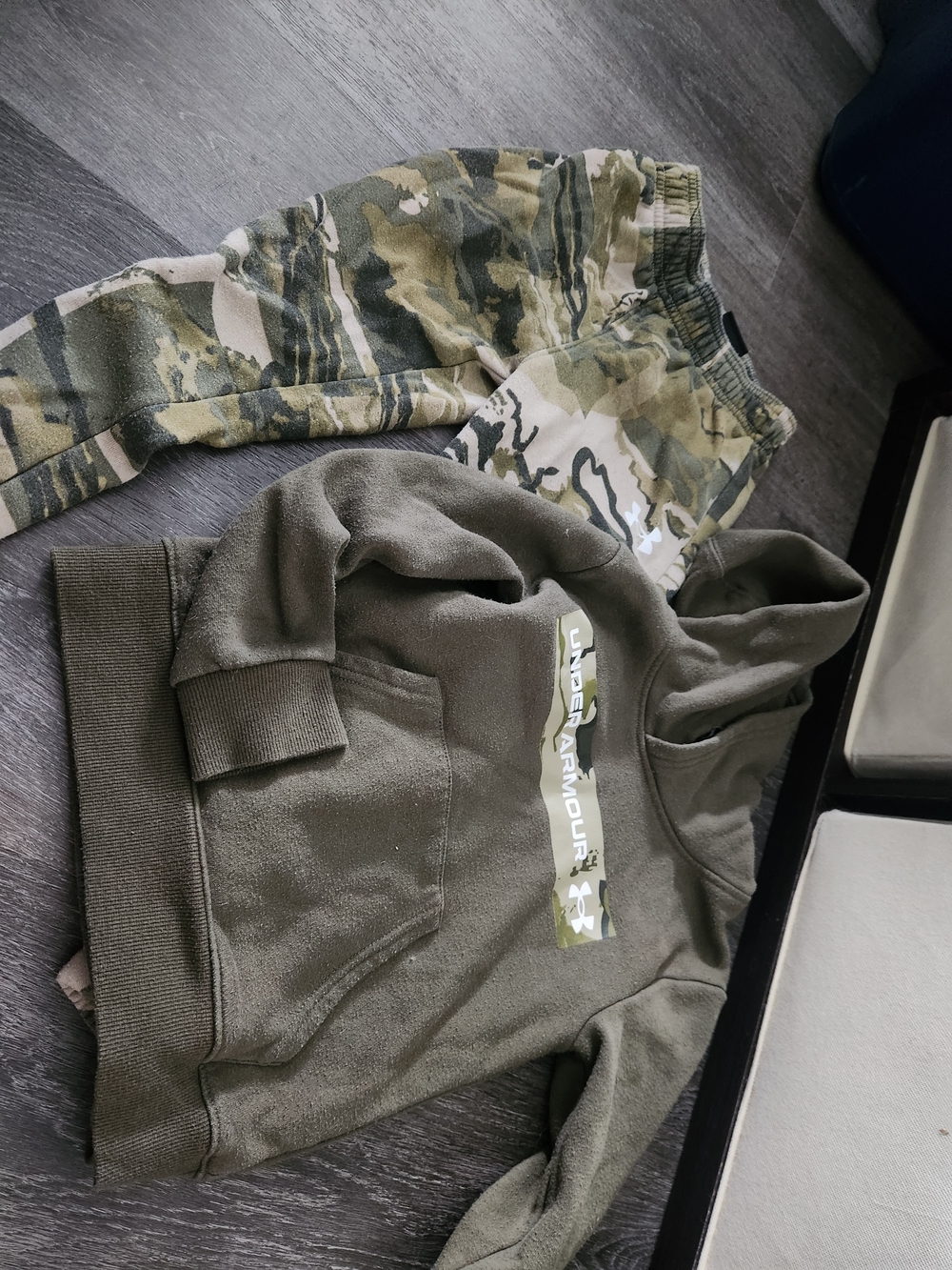 Under Armour Olive Green Hoodie with Camo Joggers Set Boys 5